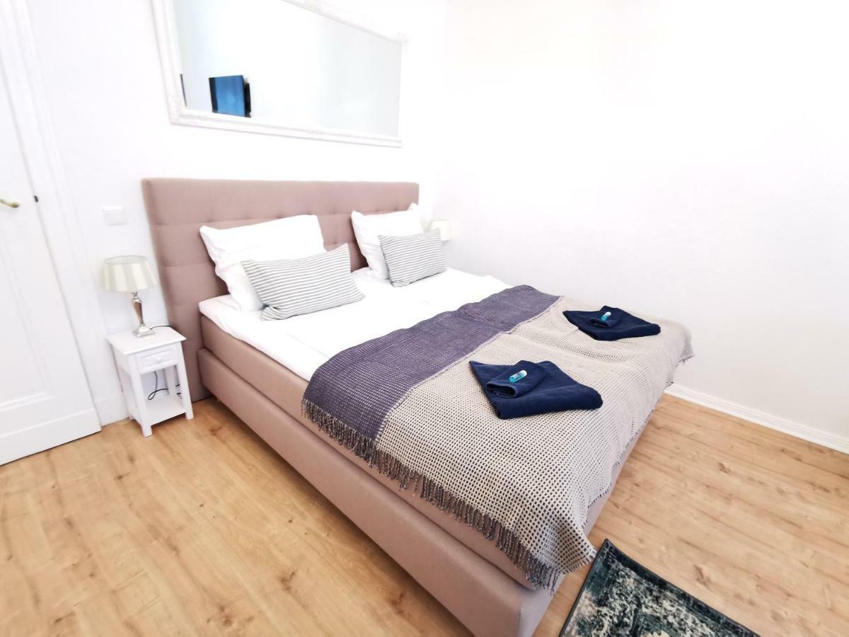 Lejlighed Kvh By Rockchair L Superhost Status L Boxspringbett Am Schloss Charlottenburg Welcomes You!